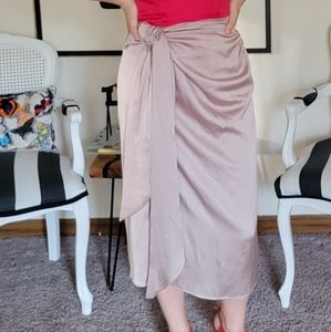 ZARA SKIRT SIZE SMALL
